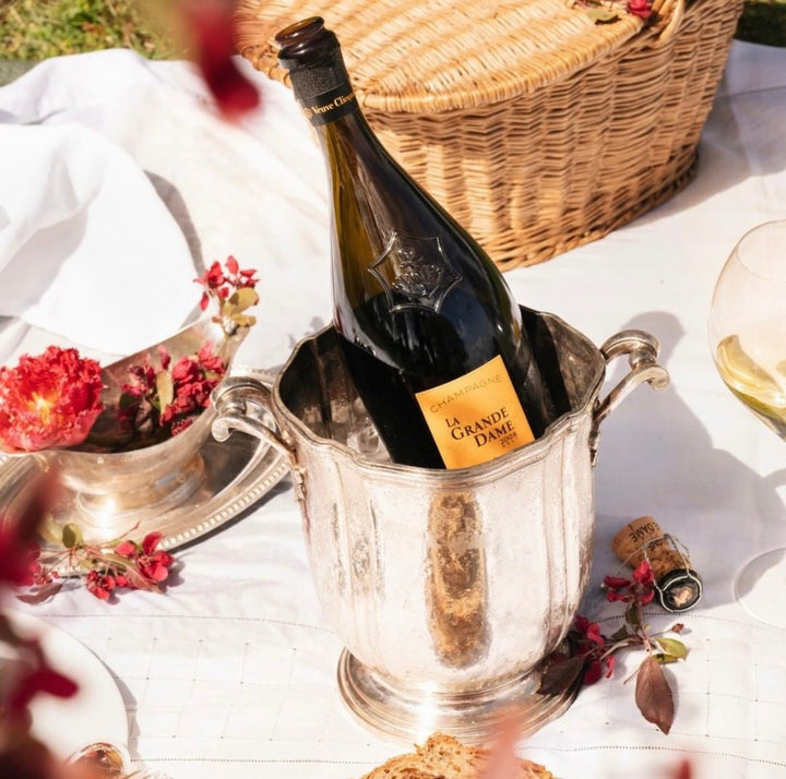 La Grande Dame, storia di un simbolo al femminile - Carta dei Vini