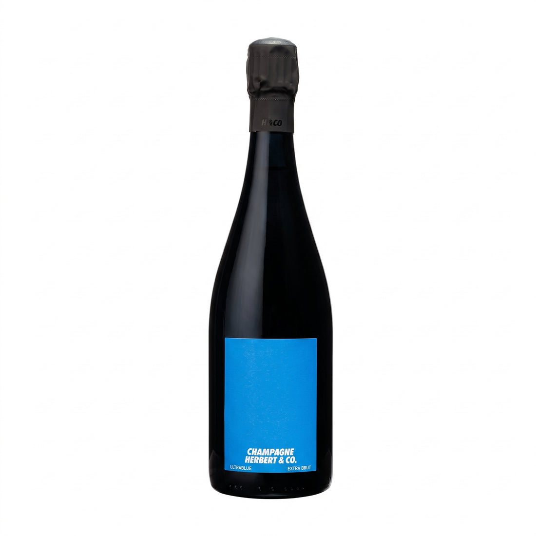Bottiglia di Champagne Herbert & Co. Ultra Blue 2022, spumante di prestigio su sfondo bianco.