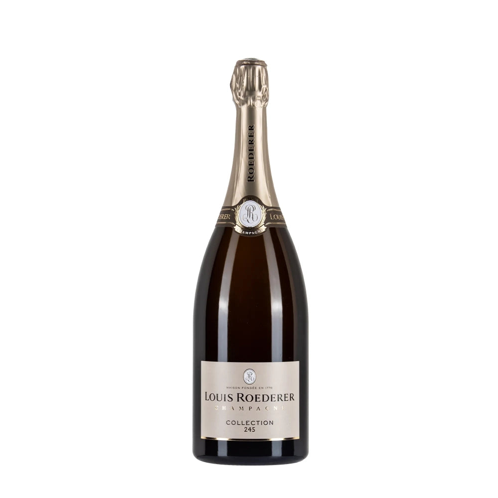 Bottiglia di Champagne Louis Roederer Collection 245 Magnum da 1,5L in primo piano